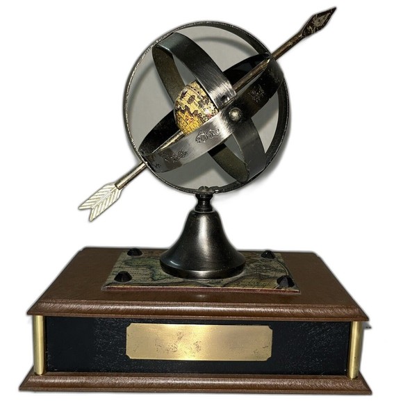 Vintage Fred Roberts Co Globe World AM Transistor Radio Made In Japan Tested - Picture 1 of 12